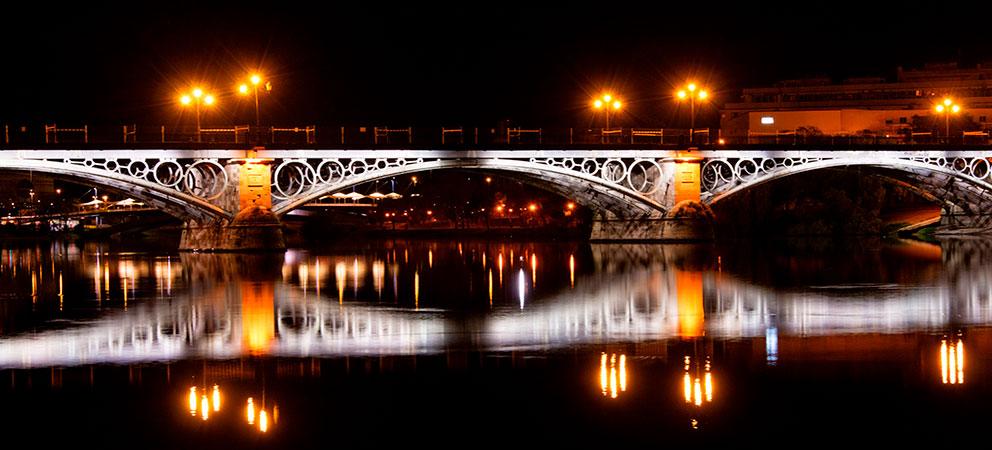 Visit the Triana Bridge